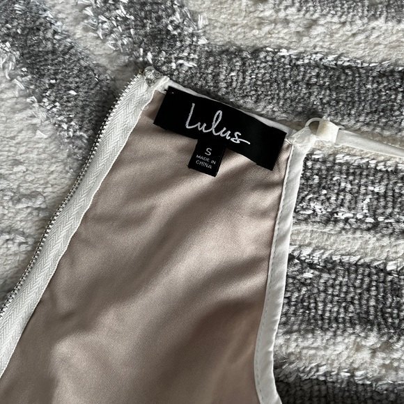 LuLus Embroidered Rose And Lace Crop Top Size XS - Picture 8 of 8